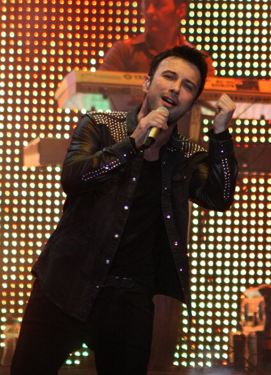 Tarkan sahnede